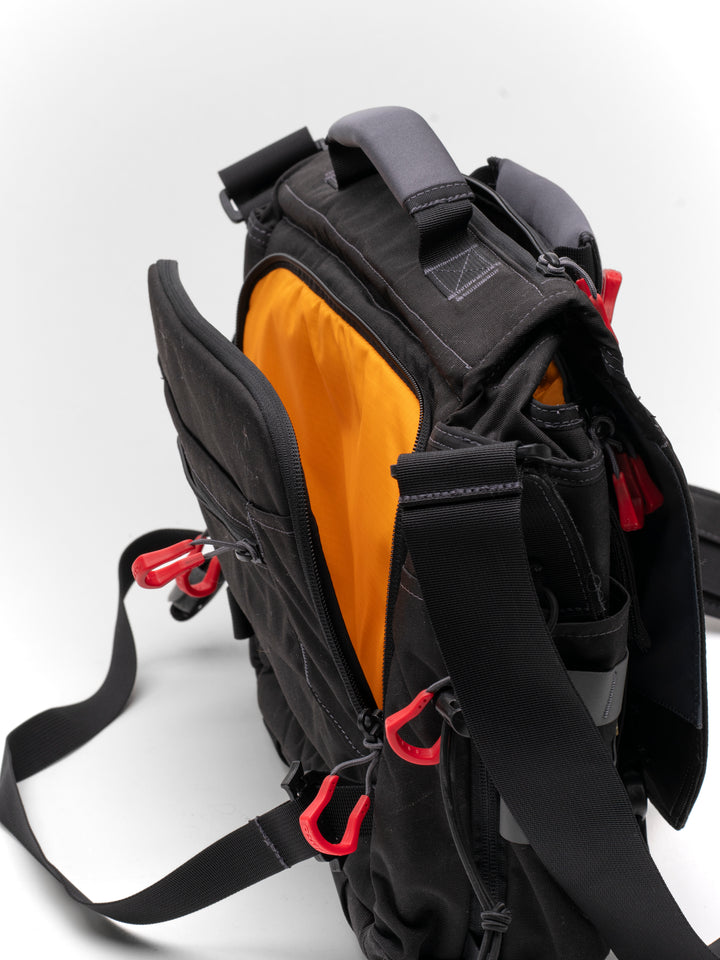Spyderco X Vanquest® Envoy-13™ Messenger Bag BG01Internals-4