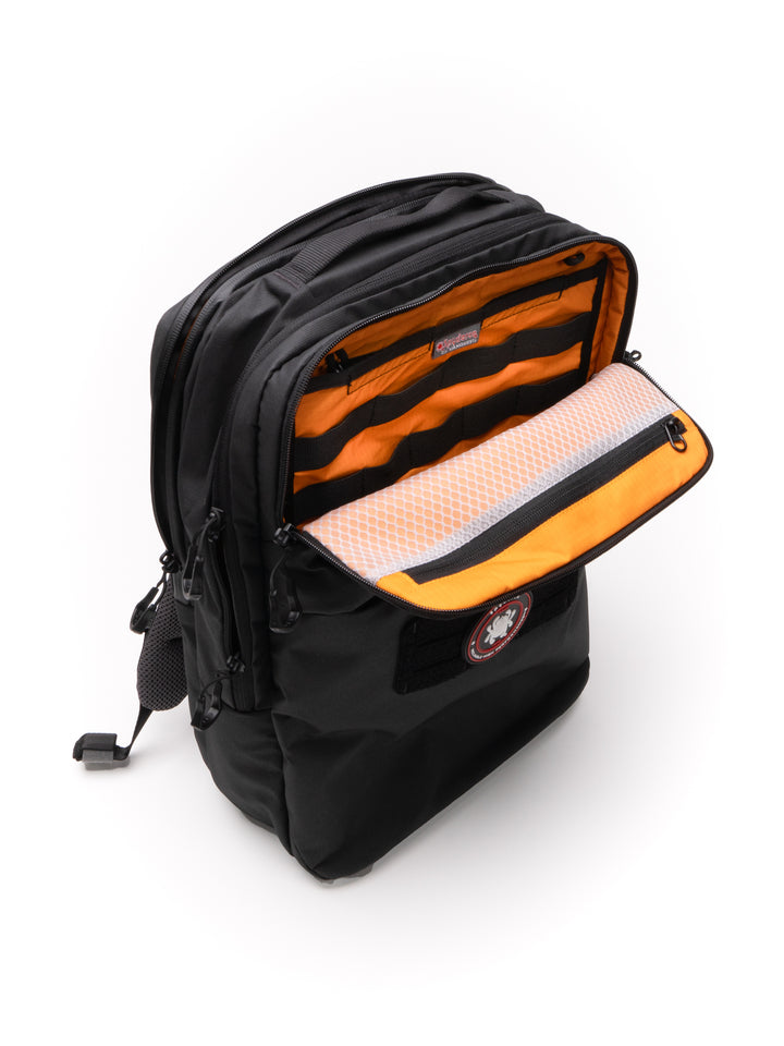 Spyderco X Vanquest® Addax-25™ Backpack BG04Top-FrontPocket_002a7934-127f-44a7-9181-1dba8c8c84b0