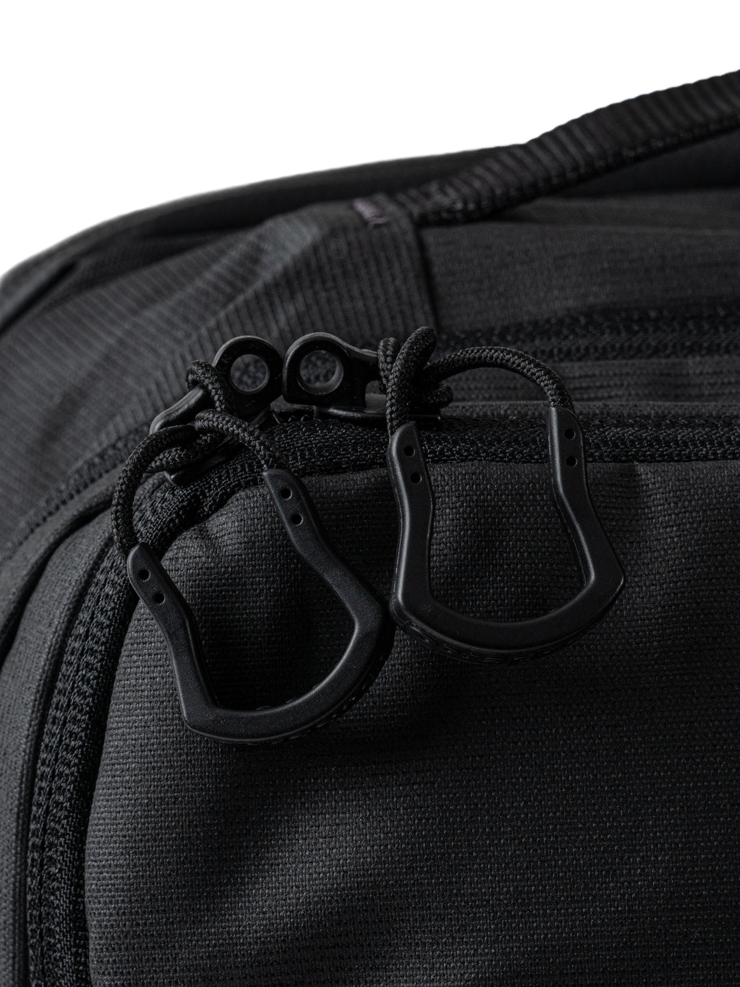 Spyderco X Vanquest® Addax-25™ Backpack BG04Zippers_784651f7-6e13-4f37-91bb-105f41985d7c
